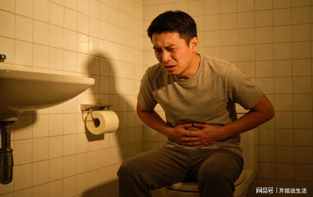 经常“放屁”是肝不好吗？提醒：放屁多很可能与这5种疾病有关！
